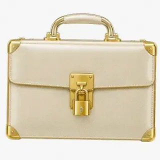 Locked leather briefcase — GQbet